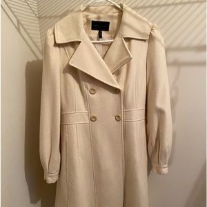 Beautiful women’s BCBG dress coat.